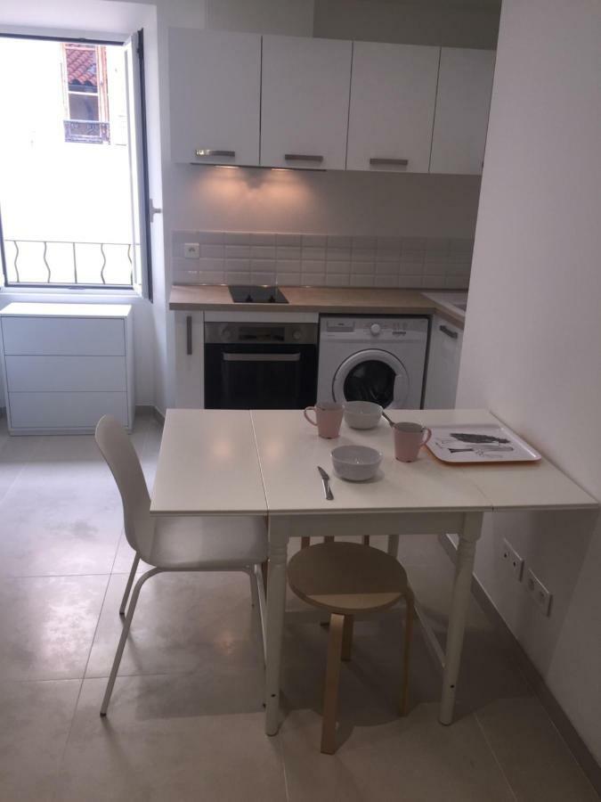 Apartment 2 Pieces Climatise A Cote De La Rue Palmaro *